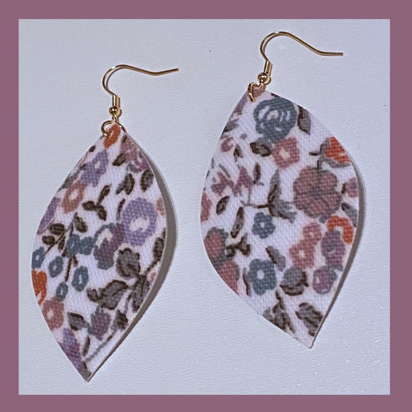 Faux Leather Violet Floral Print Oval Earrings NWT - Picture 4 of 7